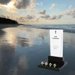 Памятник на могилу "Достоинство"