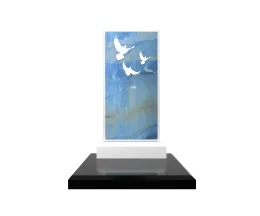 Памятник с флорентийской мозаикой "Любовь и голуби"