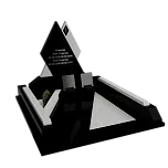 Мемориальный комплекс на могилу "Дорога Жизни"