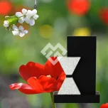 Вертикальный памятник "Свет и Тень Души" 7