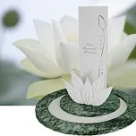 Вертикальный памятник "Лотос на воде" 4