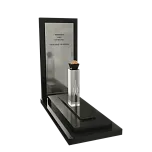 Памятник из стекла "Луч в сумрачном небе" 6