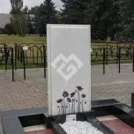 Памятник с флорентийской мозаикой "Маки" 6